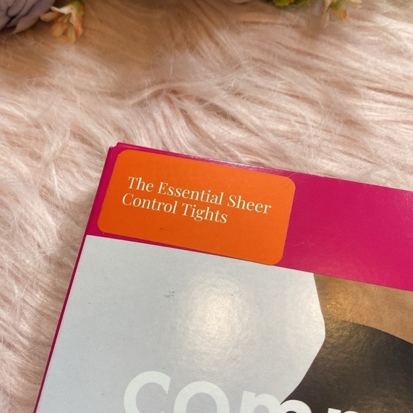 NWT Commando The Essential Sheer Medium Nude Control Tights - Picture 4 of 9